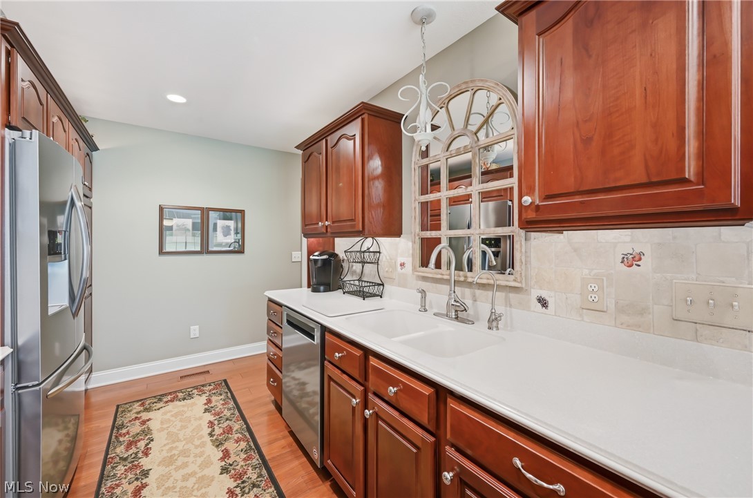 149 Village Court Columbiana OH 44408