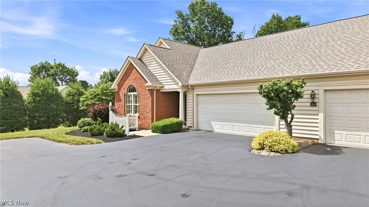 149 Village Court Columbiana OH 44408