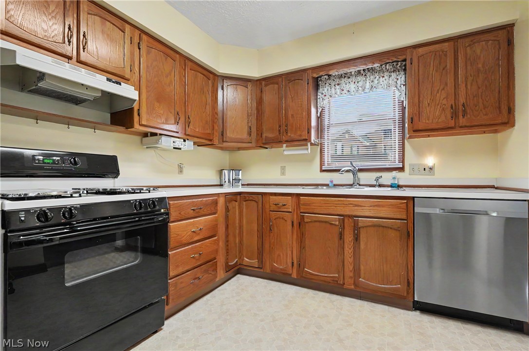 145 Michael Lane Cuyahoga Falls OH 44223