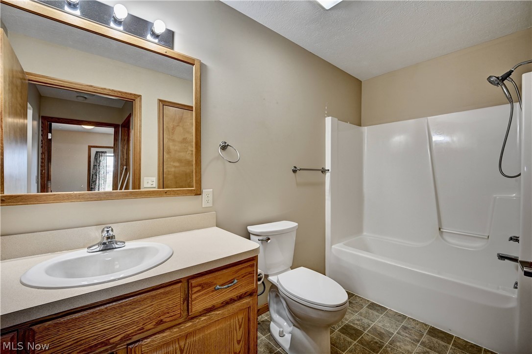960B Mcdonald Drive NE Sugarcreek OH 44681