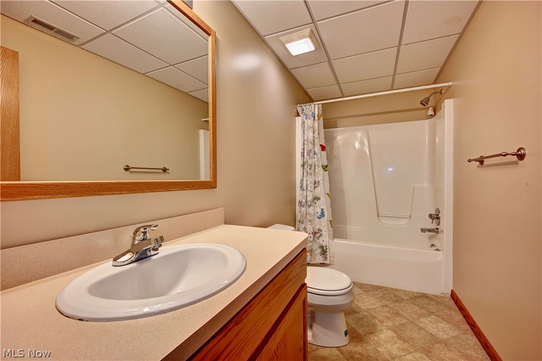 960B Mcdonald Drive NE Sugarcreek OH 44681