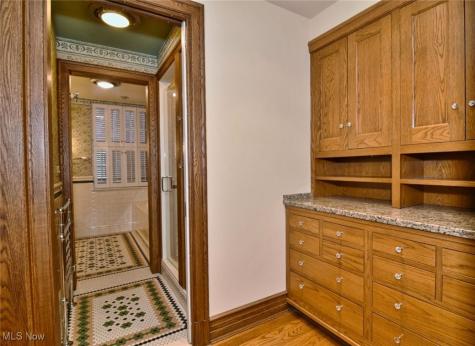 13715 Shaker Boulevard Cleveland OH 44120