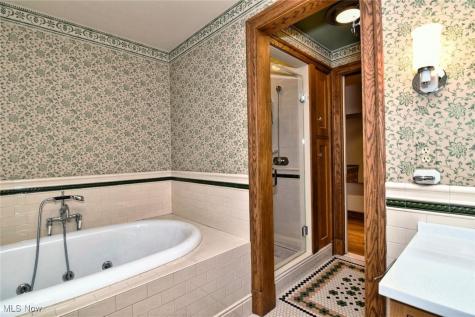 13715 Shaker Boulevard Cleveland OH 44120