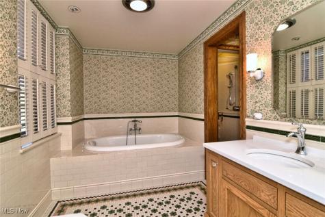 13715 Shaker Boulevard Cleveland OH 44120
