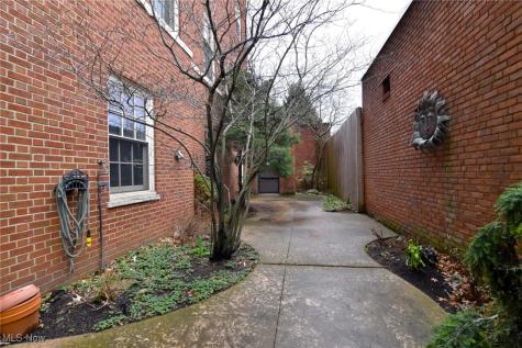 13715 Shaker Boulevard Cleveland OH 44120