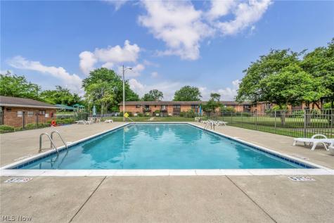 23855 David Drive North Olmsted OH 44070