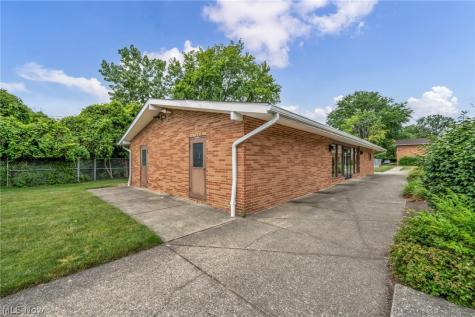 23855 David Drive North Olmsted OH 44070