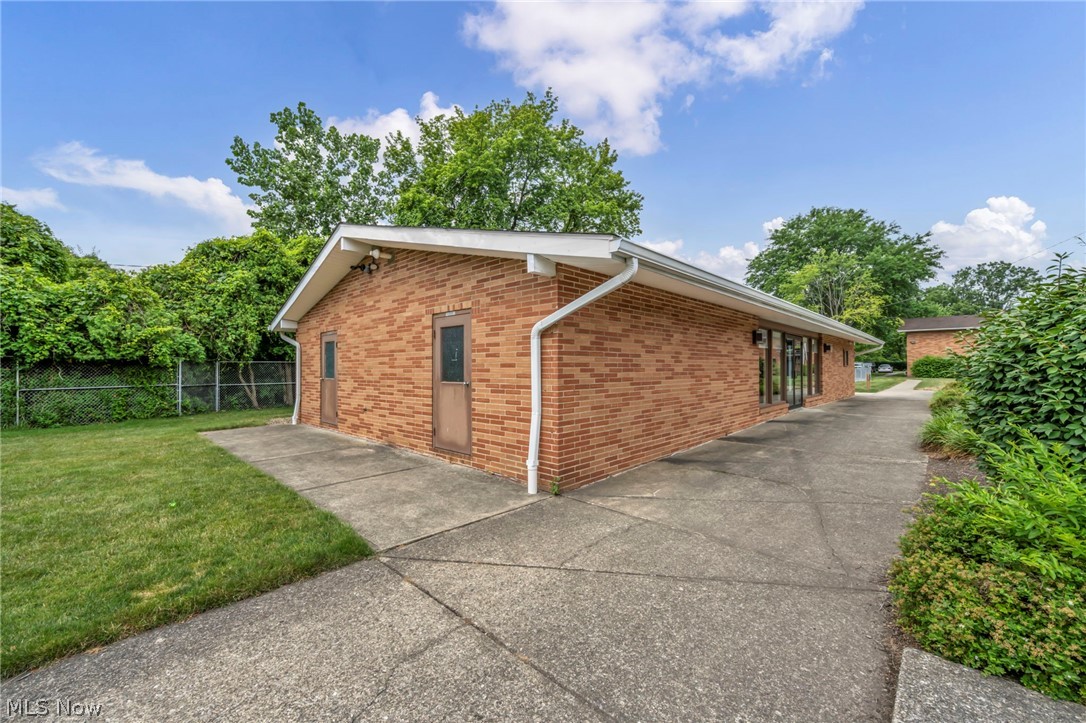 23855 David Drive North Olmsted OH 44070