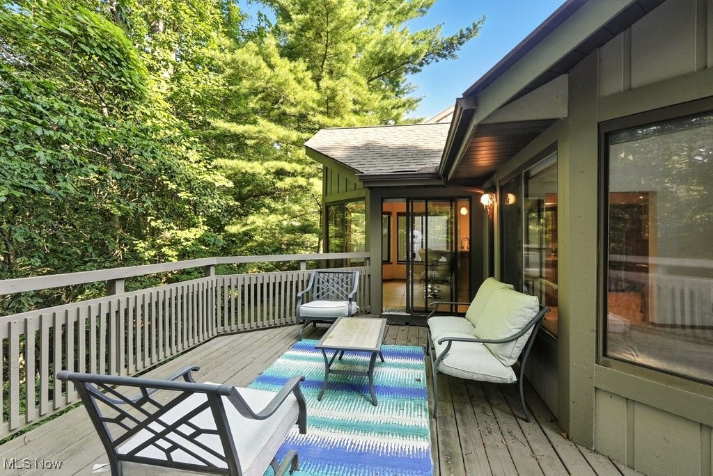 2180 Stone Creek Trail Cuyahoga Falls OH 44223