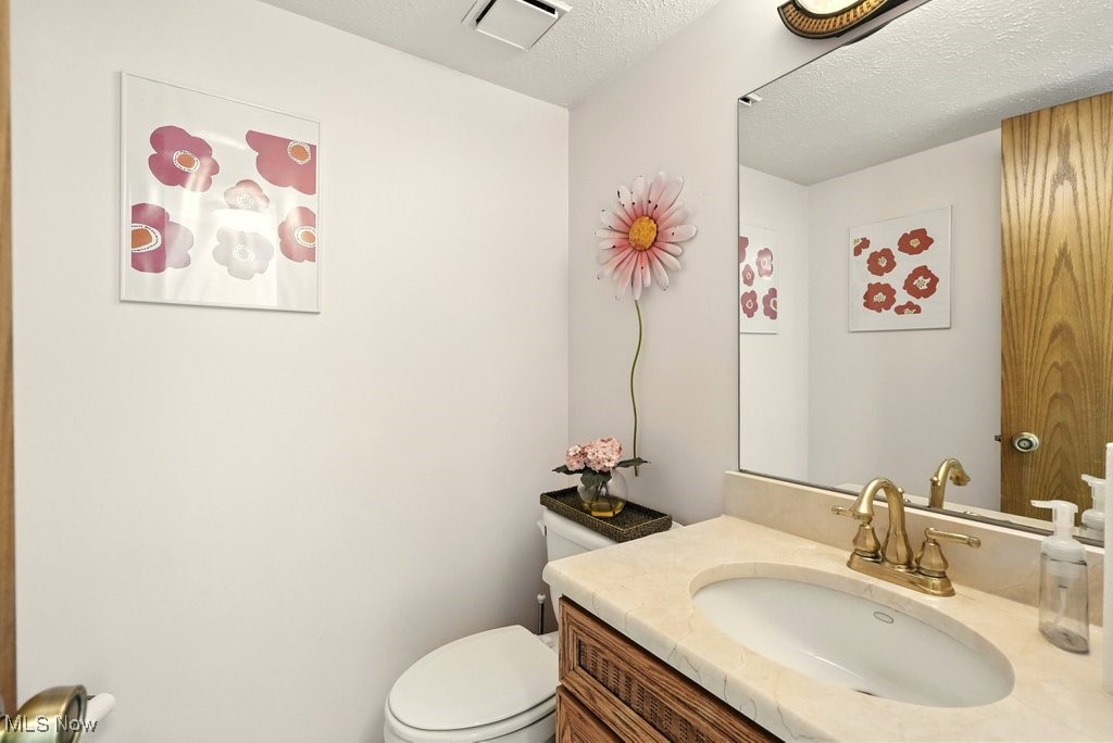 2180 Stone Creek Trail Cuyahoga Falls OH 44223