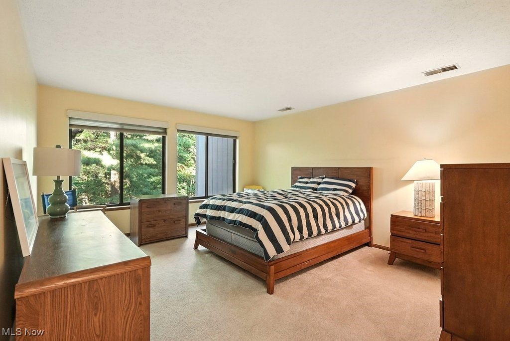 2180 Stone Creek Trail Cuyahoga Falls OH 44223