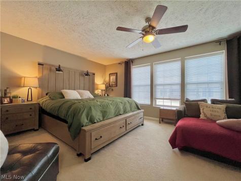 991 Croghan Way Akron OH 44321