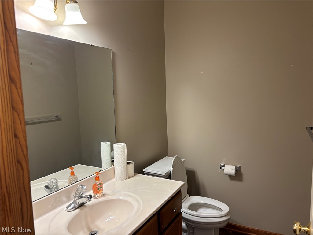 1136 Pine Bluff Drive NE New Philadelphia OH 44663