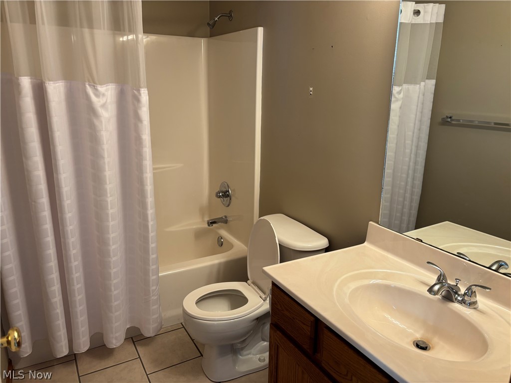 1136 Pine Bluff Drive NE New Philadelphia OH 44663