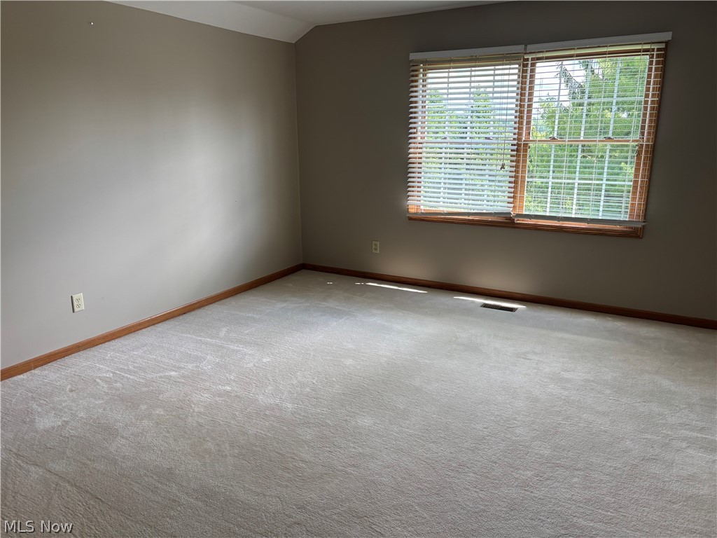 1136 Pine Bluff Drive NE New Philadelphia OH 44663