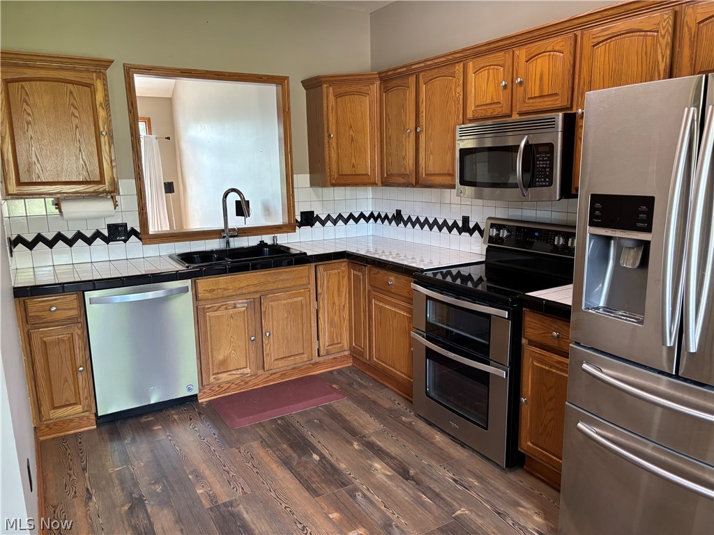 1136 Pine Bluff Drive NE New Philadelphia OH 44663