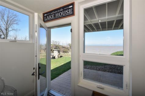 280 Buckeye Drive Sheffield Lake OH 44054