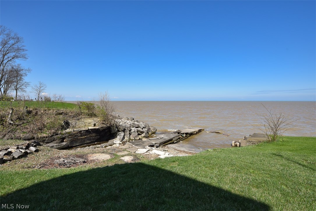 280 Buckeye Drive Sheffield Lake OH 44054