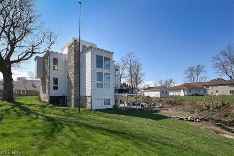 280 Buckeye Drive Sheffield Lake OH 44054