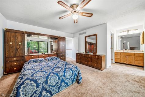 155 Pheasant Run Mayfield Heights OH 44124