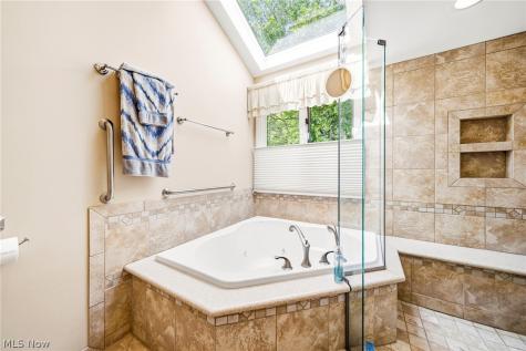 155 Pheasant Run Mayfield Heights OH 44124