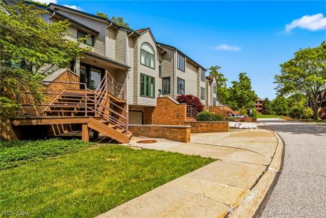 155 Pheasant Run Mayfield Heights OH 44124
