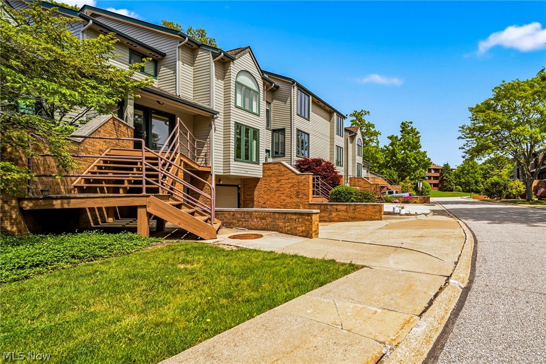 155 Pheasant Run Mayfield Heights OH 44124