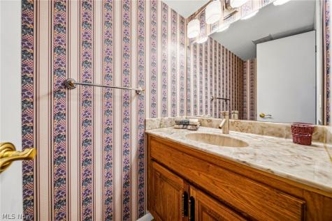 155 Pheasant Run Mayfield Heights OH 44124