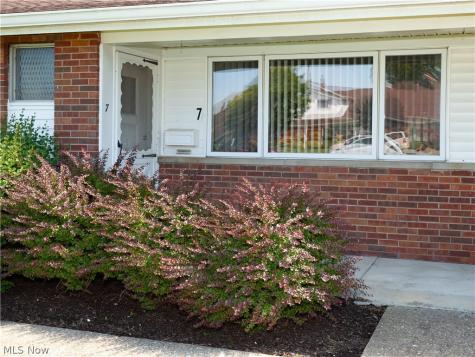25415 Clubside Drive North Olmsted OH 44070