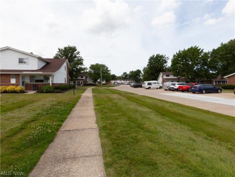 25415 Clubside Drive North Olmsted OH 44070