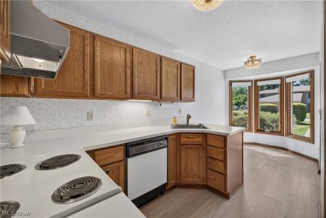15504 Roxboro Drive Middleburg Heights OH 44130