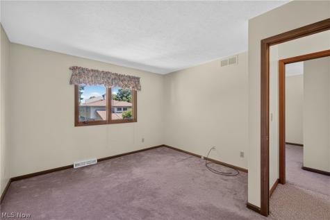 15504 Roxboro Drive Middleburg Heights OH 44130