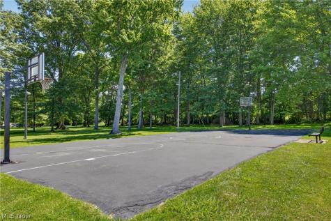 15504 Roxboro Drive Middleburg Heights OH 44130