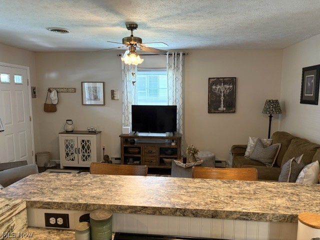1237 A Somerset Drive Salem OH 44460