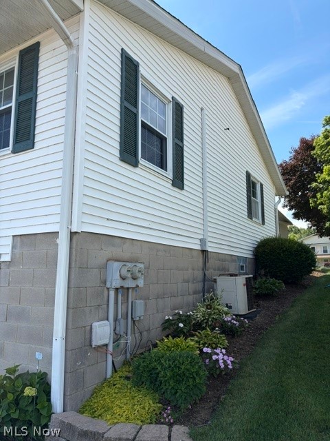 1237 A Somerset Drive Salem OH 44460