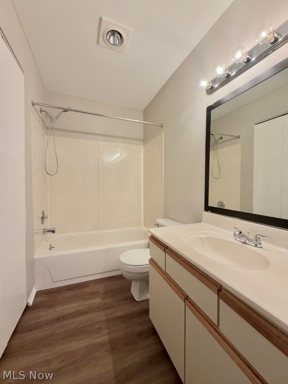 2202 Stoney Run Trail Broadview Heights OH 44147