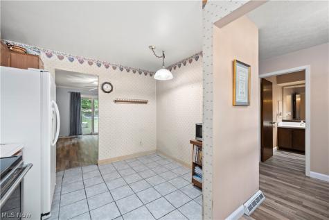 9397 Bassett Lane North Royalton OH 44133