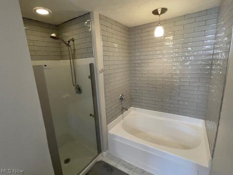 1432 Wellingshire Circle Cuyahoga Falls OH 44221
