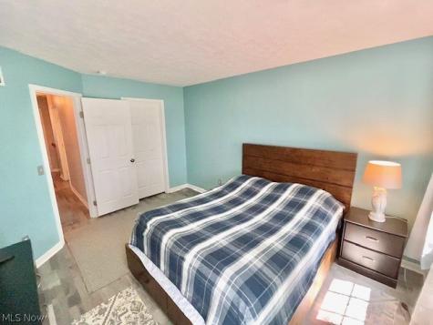 1432 Wellingshire Circle Cuyahoga Falls OH 44221