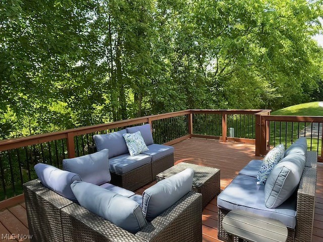 1432 Wellingshire Circle Cuyahoga Falls OH 44221