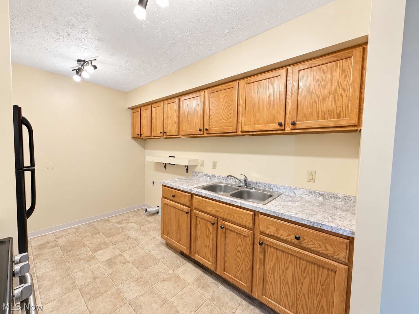 3002 Ivy Hill Circle Cortland OH 44410