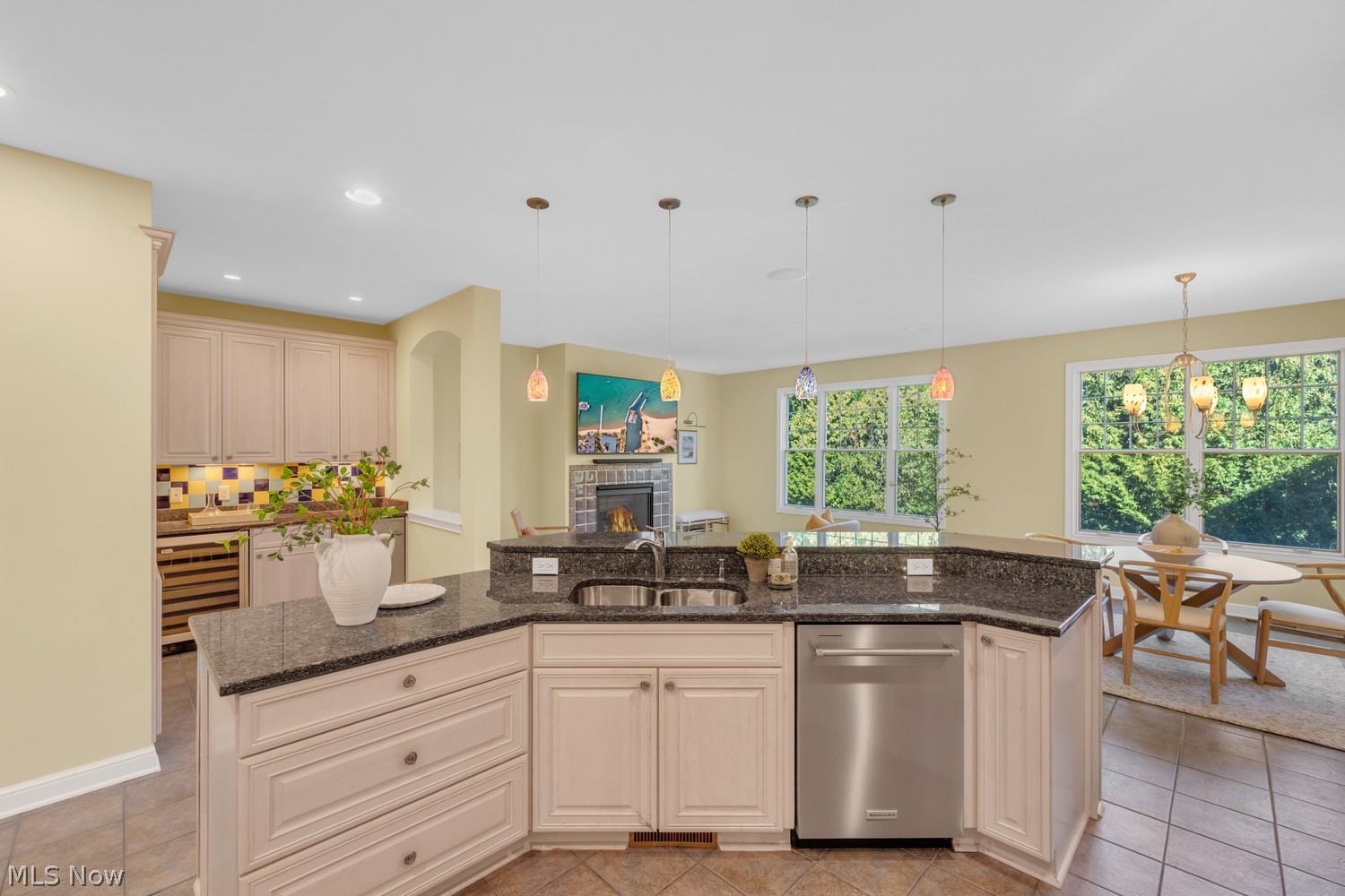 18 Astor Place Rocky River OH 44116