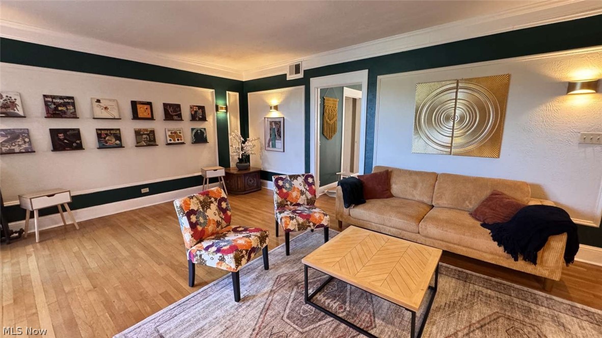 11426 Cedar Glen Cleveland OH 44106