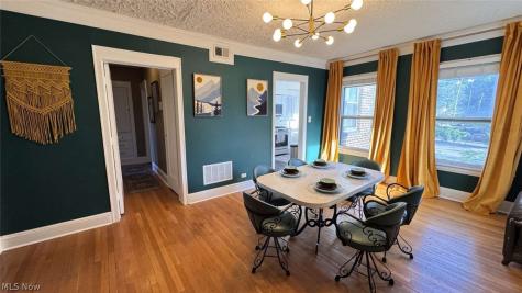 11426 Cedar Glen Cleveland OH 44106
