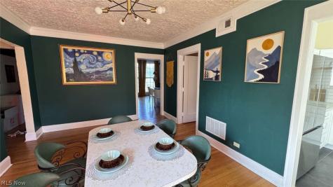 11426 Cedar Glen Cleveland OH 44106