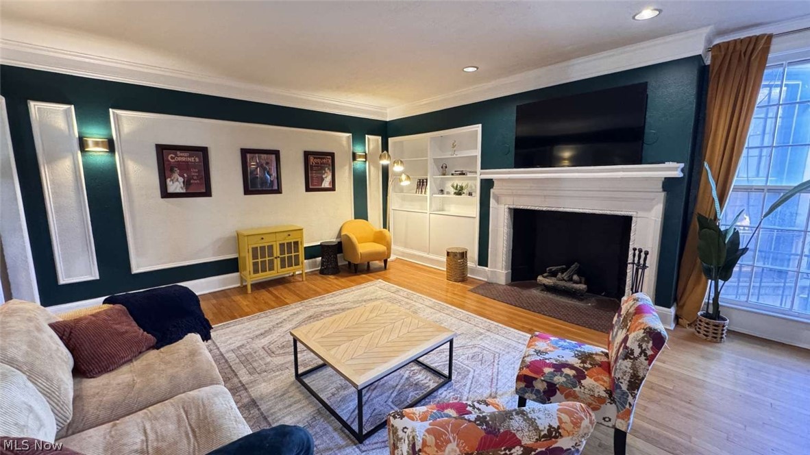 11426 Cedar Glen Cleveland OH 44106