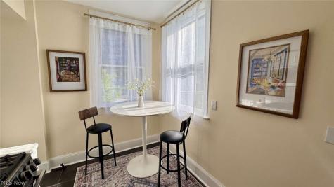 11426 Cedar Glen Cleveland OH 44106