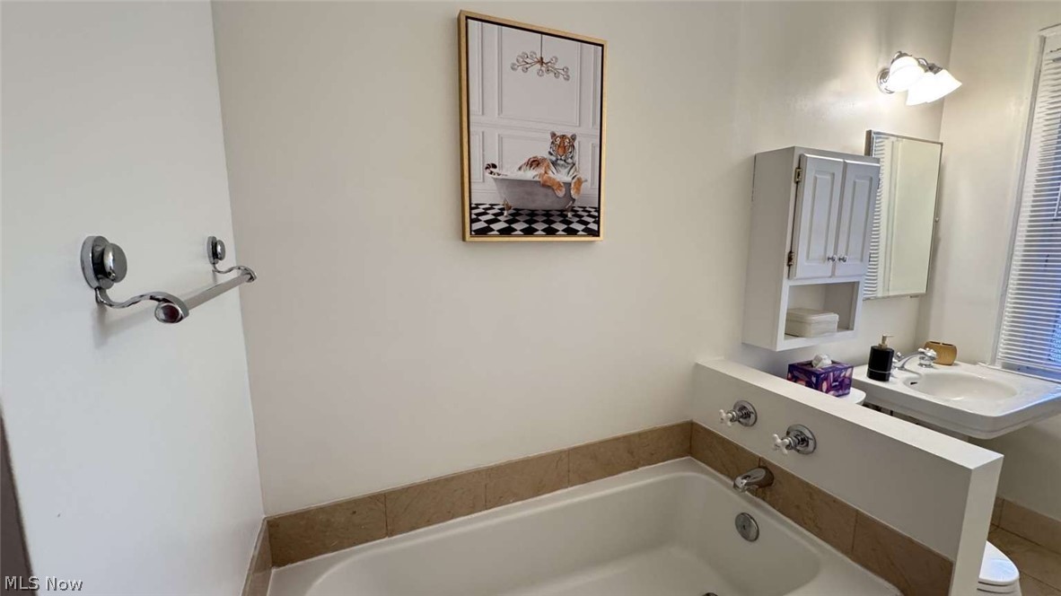 11426 Cedar Glen Cleveland OH 44106