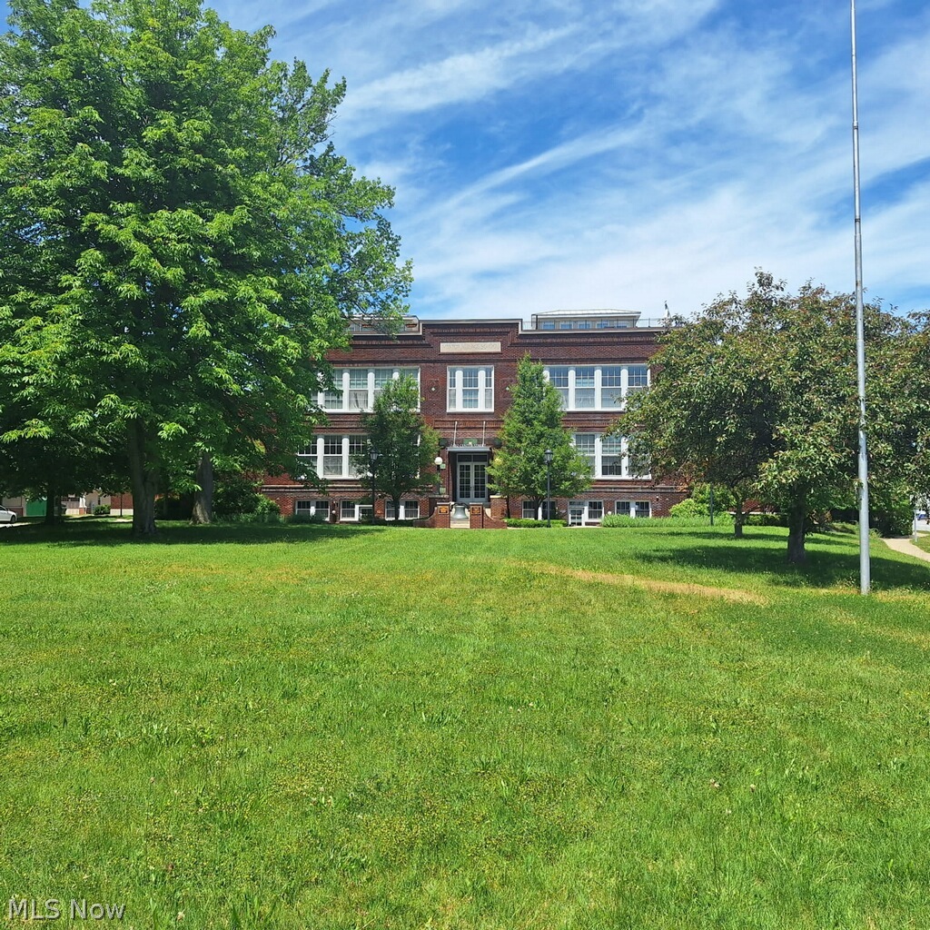 7482 Center Street Mentor OH 44060