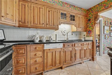 3561 Sparrow Pond Lane Akron OH 44333